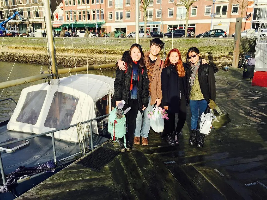 Hotel Private Ship Rotterdam Center 0*,